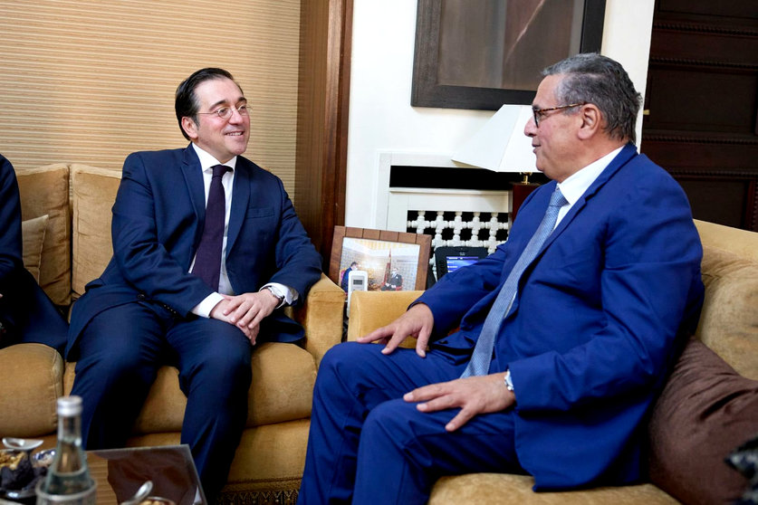 El ministro Albares junto al primer ministro marroquí 