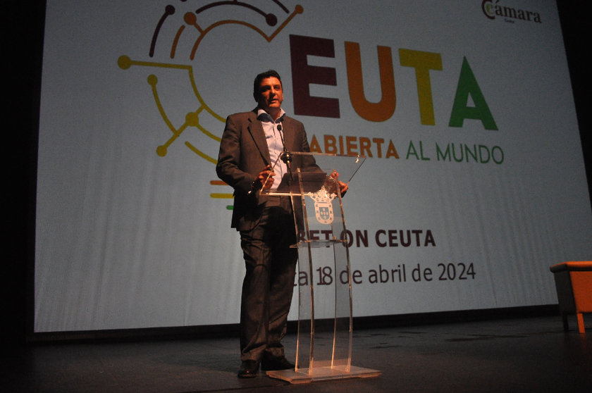 El secretario general de la Cámara, Joaquín Mollinedo, durante su intervención en Bet On Ceuta _ Pablo Matés