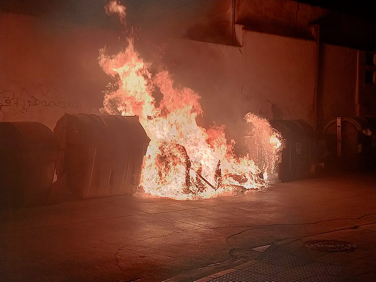 Incendio en una zona de nuestra ciudad / Archivo