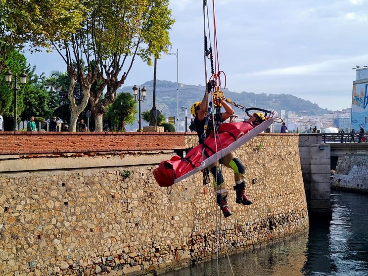 Espectacular simulacro de rescate vertical. Foto: Laura Ortiz