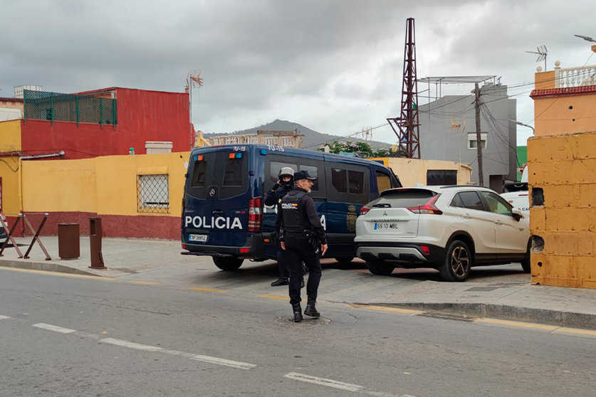 Operación policial en Los Rosales / Enrique Román
