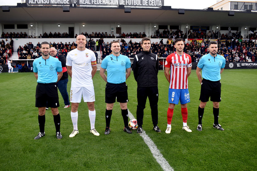 Capitanes y colegiados en el derbi del Estrecho