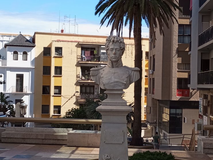 Estatua del teniente Ruiz/ Juanjo Coronado