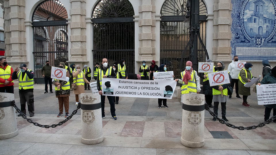 Trabajadores transfronterizos en una de sus concentraciones tras la pandemia. Archivo