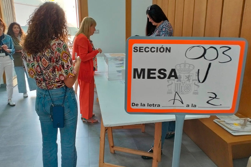 Votación en el Colegio San Agustín