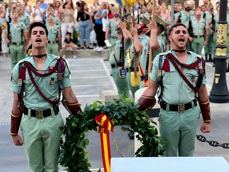 Arriado de Bandera protagonizado por La Legión y la Escuela Naval con motivo de los diez años de coronación de Felipe VI (10)