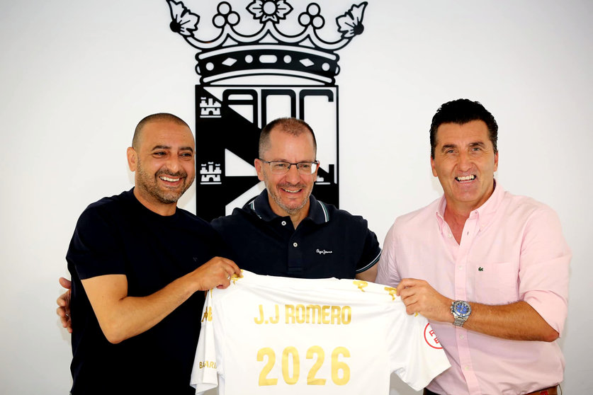 Acto oficial de renovación de José Juan Romero con la AD Ceuta FC