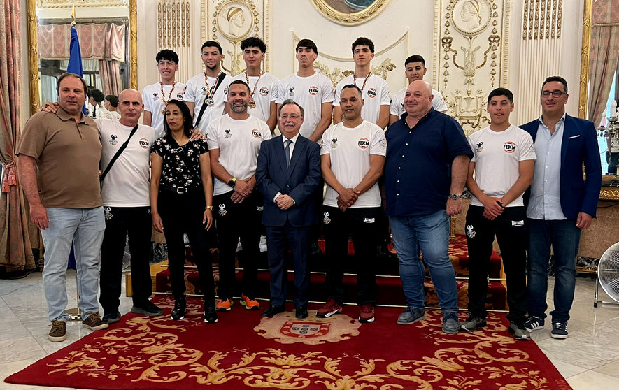 Vivas recibe a la selección de Ceuta de Kickboxing. Foto: Daniel Hernández