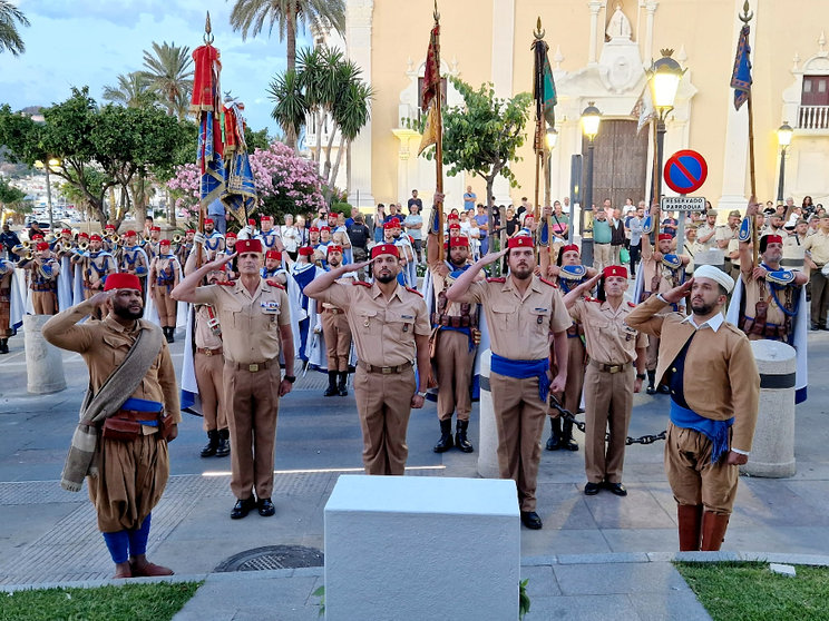 Arriado de Bandera de Regulares / Laura Ortiz