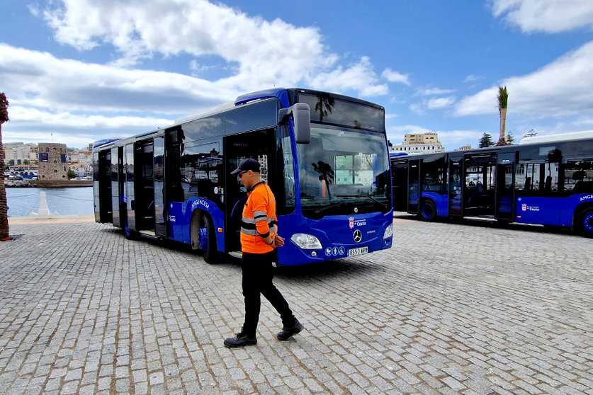 Presentación de los nuevos autobuses / Laura Ortiz