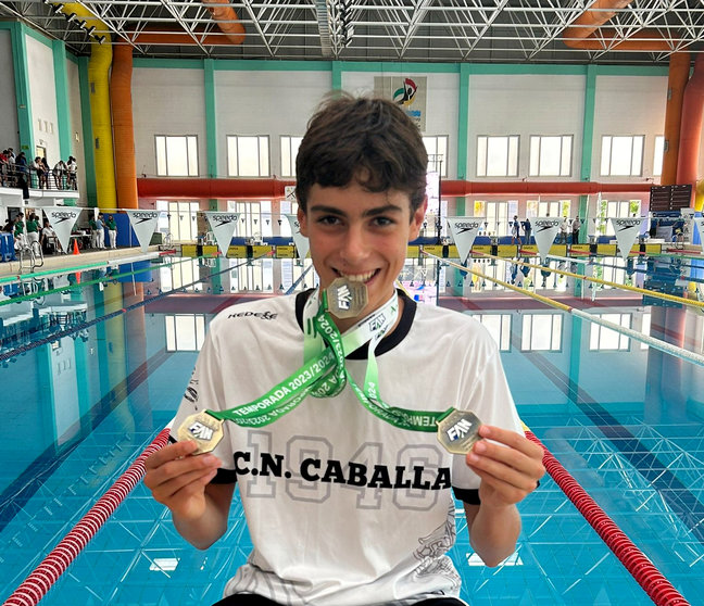 Alejandro López Galán, tricampeón de Andalucía de natación 