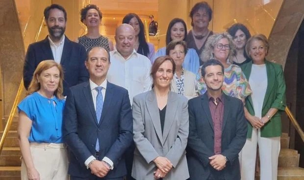 Los representantes autonómicos junto a la Ministra de Sanidad / Ciudad Autónoma de Ceuta