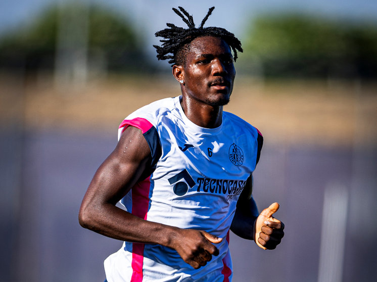 Uche en su primer entrenamiento con el Getafe 