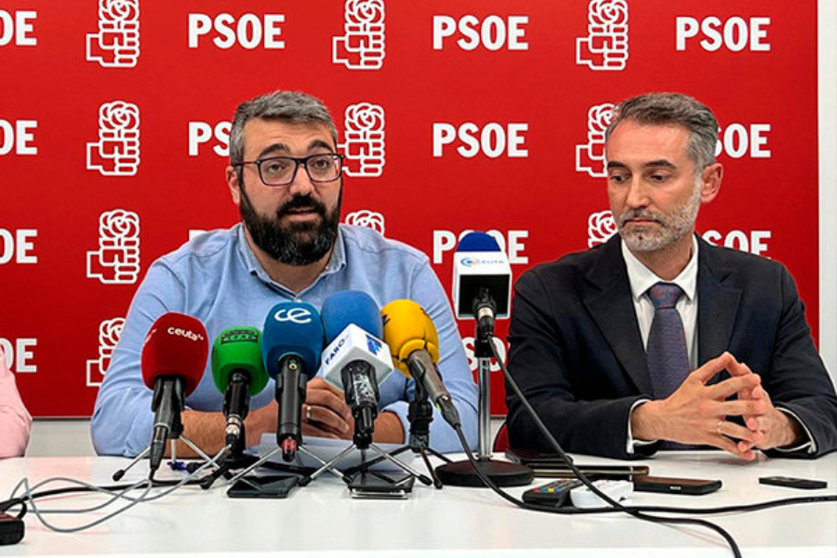 El presidente de la gestora del PSOE junto al portavoz en la Asamblea