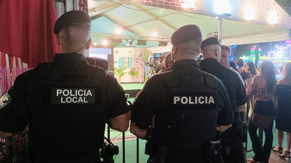 Policía local en la Feria / Susana Iñesta