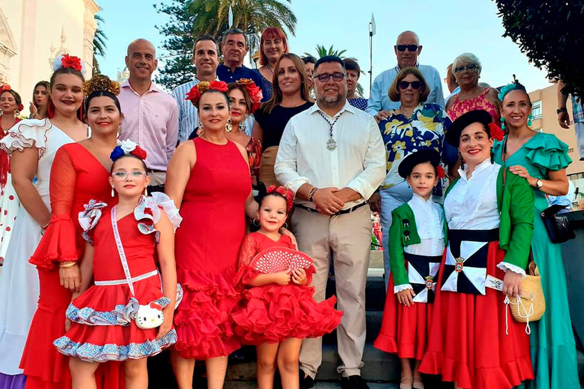 La Casa de Ceuta en Melilla, presente en la ofrenda floral a la Virgen de África