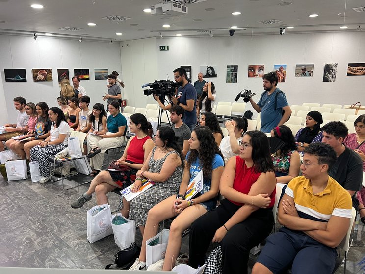 Los jóvenes, en la Biblioteca Pública Adolfo Suárez/ Dani Hernández