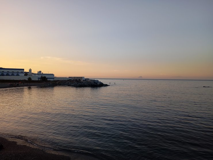 Playa de Benítez, lindando con la Desaladora / Juanjo Coronado