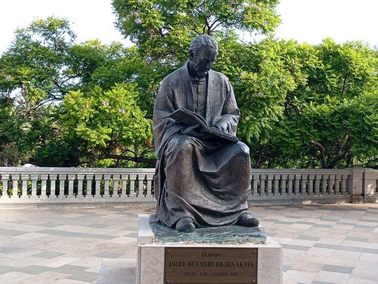 Estatua de Ben Yehuda / Juanjo Coronado