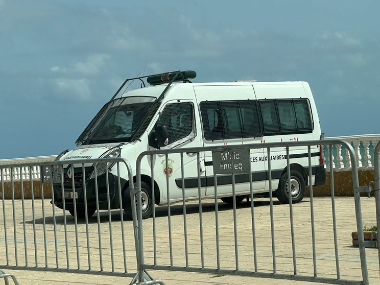 Vehiculo de policía marroquí / M.E.E.