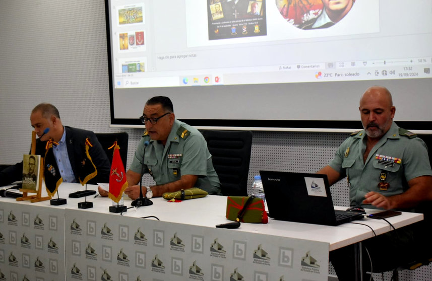 Presentación del libro sobre el Padre Huidobro con motivo del 104º aniversario de La Legión 