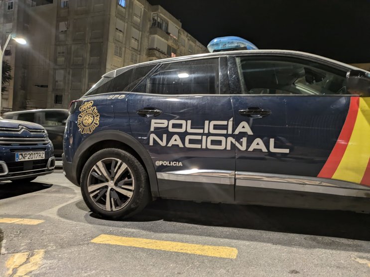 Vehículo policial desplazado al lugar / Rafa Báez