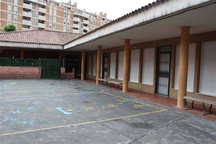  Una de las pistas deportivas que serán cubiertas se encuentra en el colegio San Daniel (C.A./ARCHIVO) 