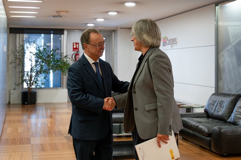 Vivas y Leire Iglesaias, tras la reunión de hoy en Madrid/ Cedida