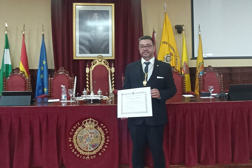 Francisco Javier Fernández Carrasco, Académico Correspondiente por la Real Academia de Medicina y Cirugía de Cádiz