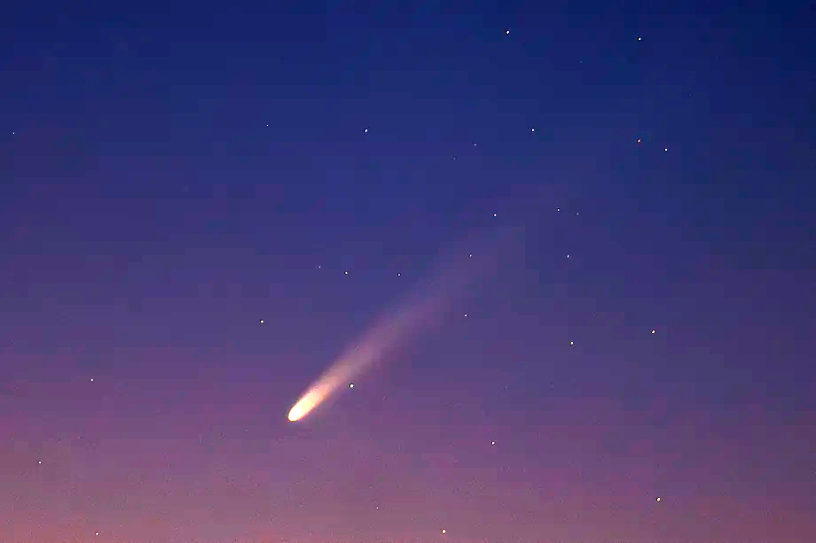 The city’s western area is ‘ideal’ to see the ‘comet of the century’